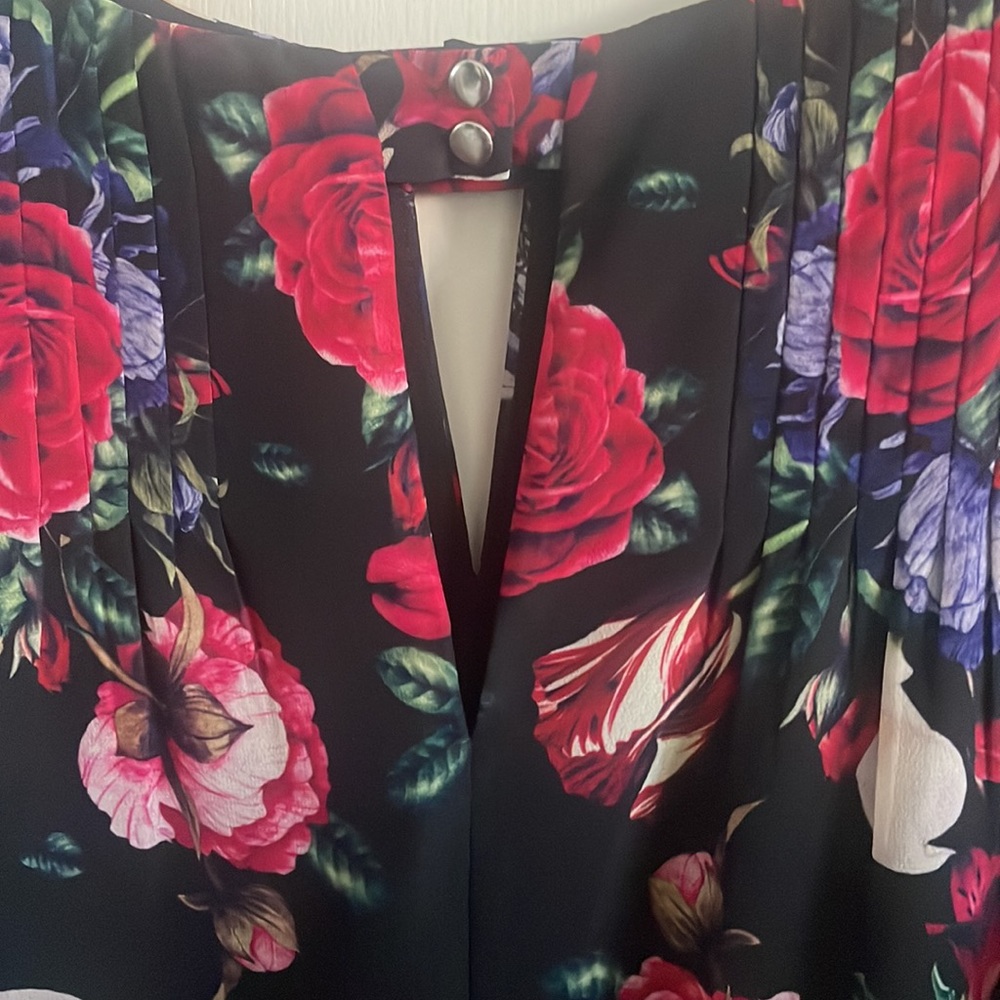 Beautiful floral ModCloth dress EUC - Picture 3 of 5